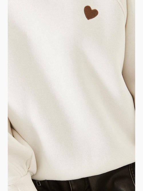 Sudadera de triple hilo cepillado con cuello redondo y corazón bordado lucci - Kiabi