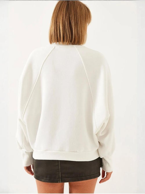 Sudadera de triple hilo cepillado con cuello redondo y corazón bordado lucci - Kiabi