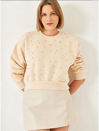 Sudadera de triple hilo cepillado con tachuelas de perlas y cuello redondo lucci