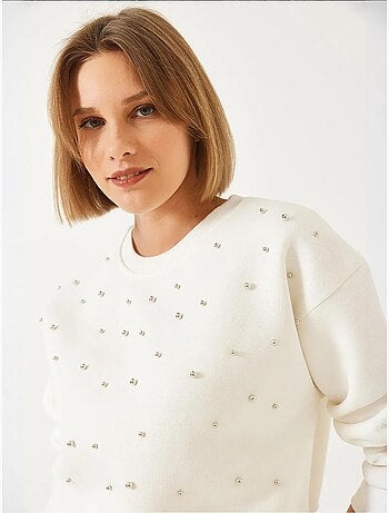 Sudadera de triple hilo cepillado con tachuelas de perlas y cuello redondo lucci