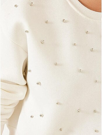 Sudadera de triple hilo cepillado con tachuelas de perlas y cuello redondo lucci