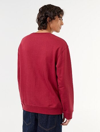 Sudadera deportiva con inscripciones bordadas