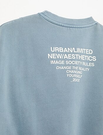 Sudadera holgada con cortes y bolsillo en el pecho
