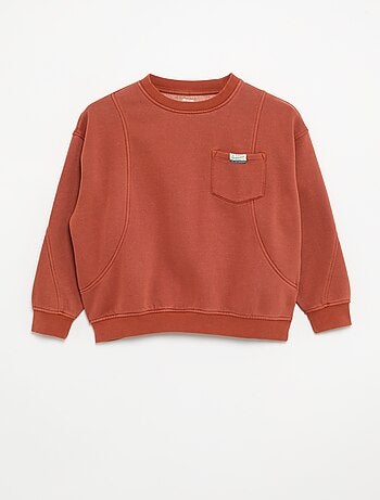 Sudadera holgada con cortes y bolsillo en el pecho
