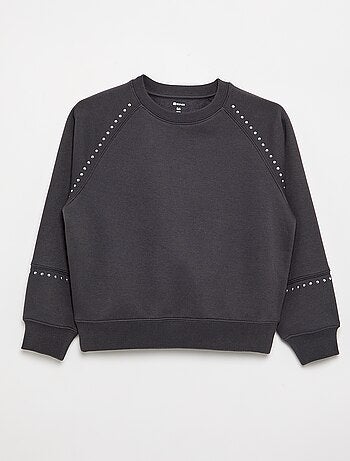 Sudadera lisa con tachuelas