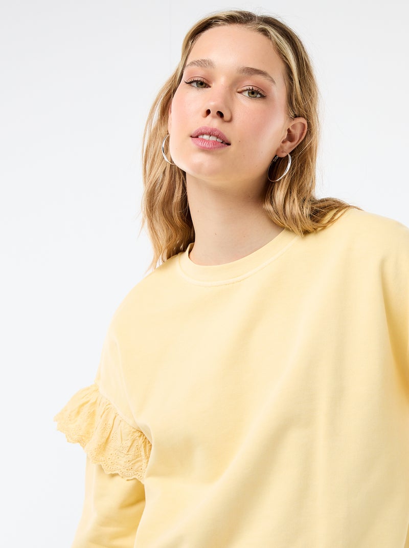 Sudadera lisa con volantes en bordado inglés en las mangas Amarillo - Kiabi