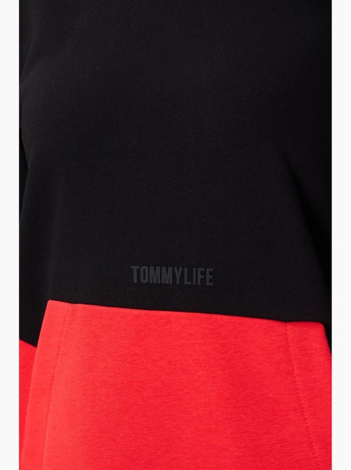 Sudadera oversize color block con cuello redondo tommy - Kiabi Sudadera oversize color block con cuello redondo tommy - Kiabi