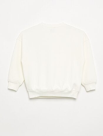 Sudadera oversize con múltiples parches