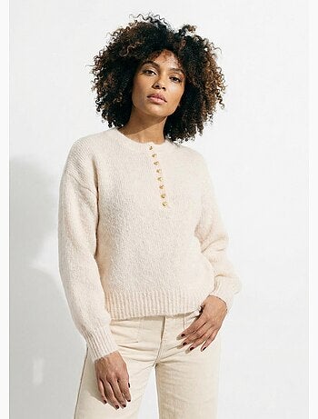 Suéter con lana y pequeños botones metálicos. - AFIBEL