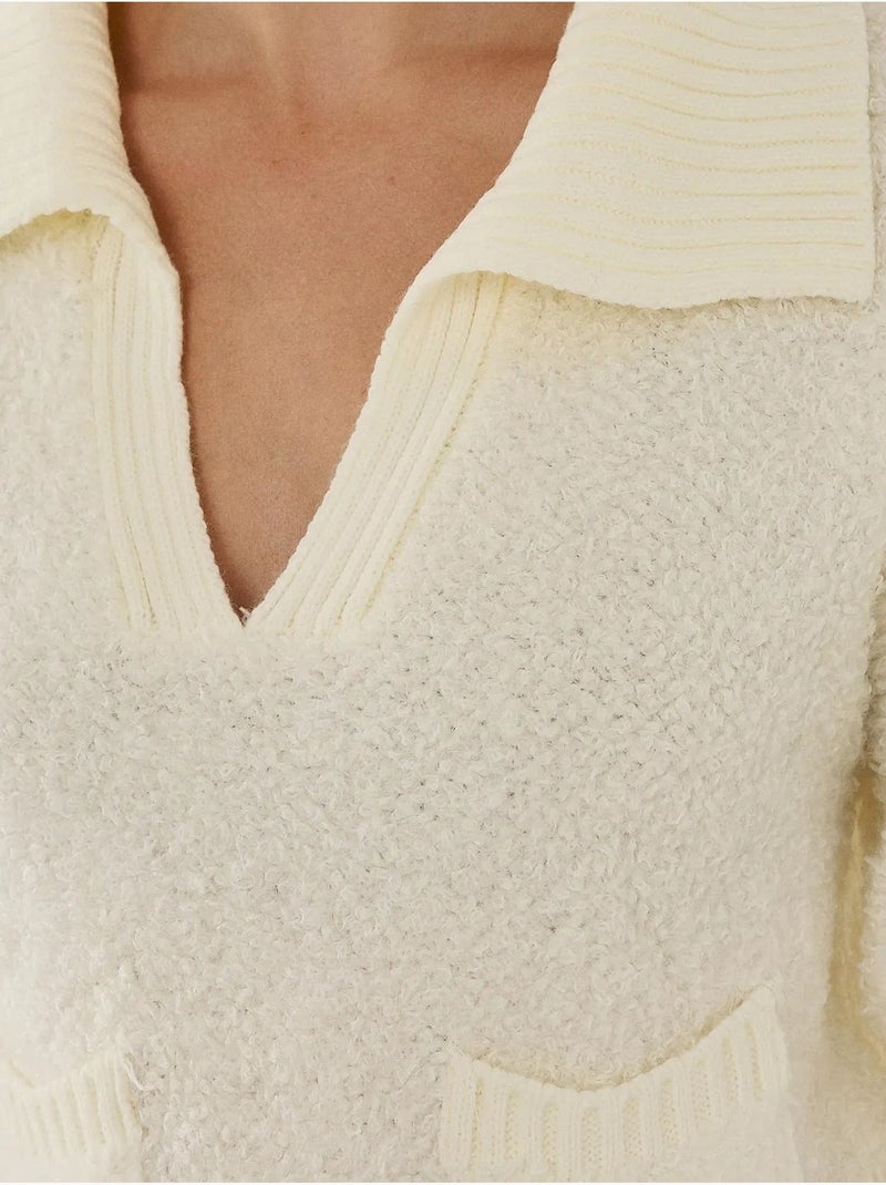 Suéter corto con cuello camisero y bolsillo Beige natural - Kiabi