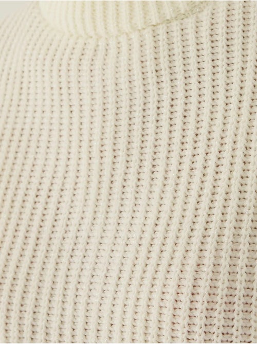 Suéter de cuello alto de gran tamaño - Kiabi Suéter de cuello alto de gran tamaño - Kiabi