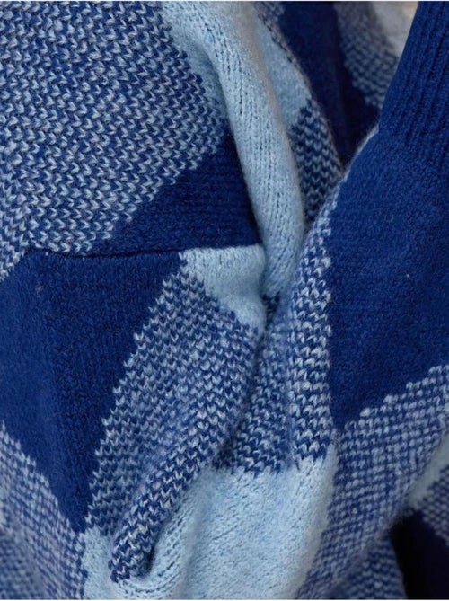 Suéter de cuello redondo con estampado de diamantes - Kiabi Suéter de cuello redondo con estampado de diamantes - Kiabi