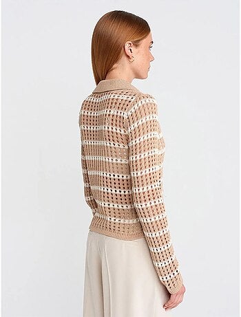 Suéter de punto a rayas con cuello polo y botones