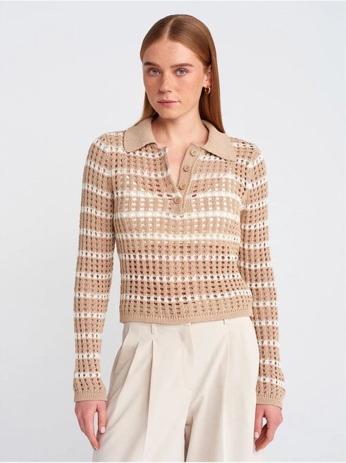 Suéter de punto a rayas con cuello polo y botones - Kiabi Suéter de punto a rayas con cuello polo y botones - Kiabi