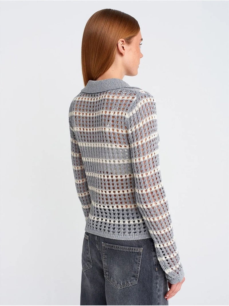 Suéter de punto a rayas con cuello polo y botones Gris claro - Kiabi
