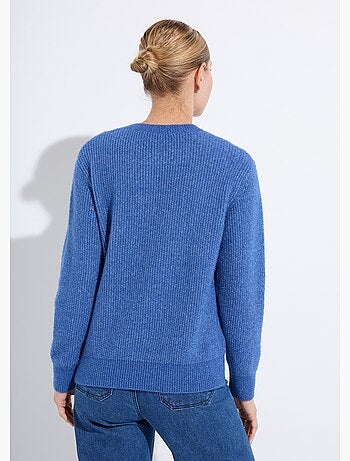 Suéter de punto calado suave elaborado con fibras recicladas y lana. - Afibel