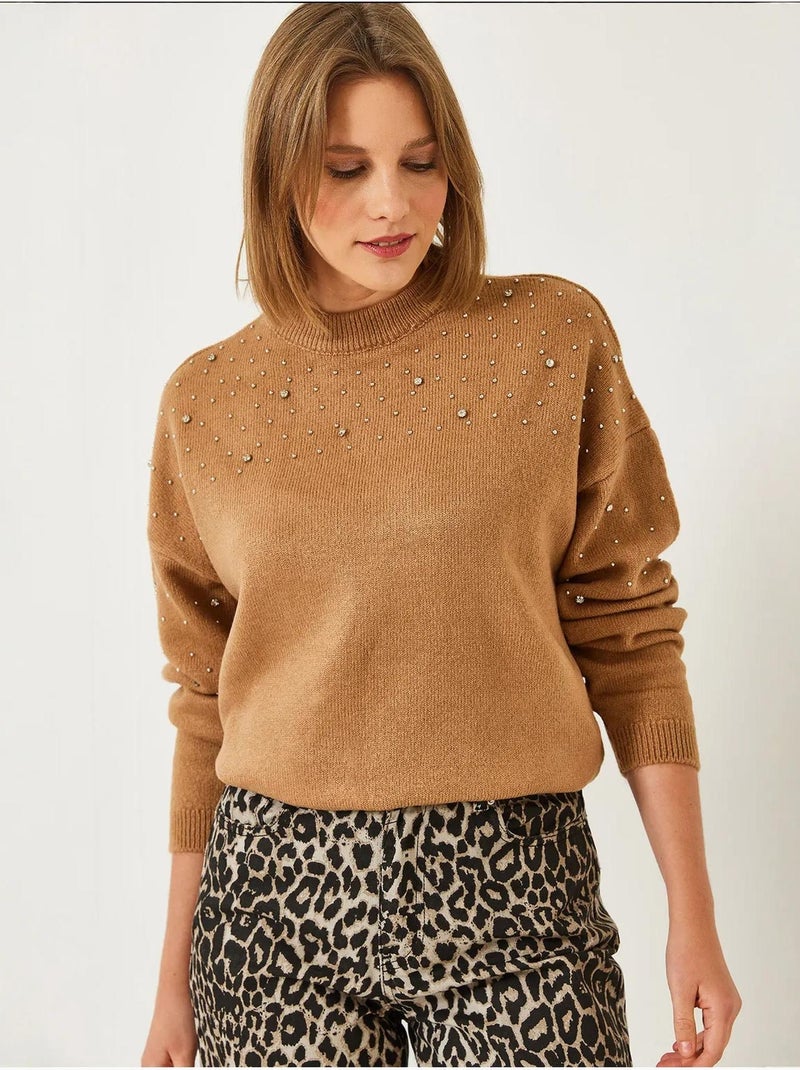 Suéter de punto con adornos de piedras lucci Camel - Kiabi