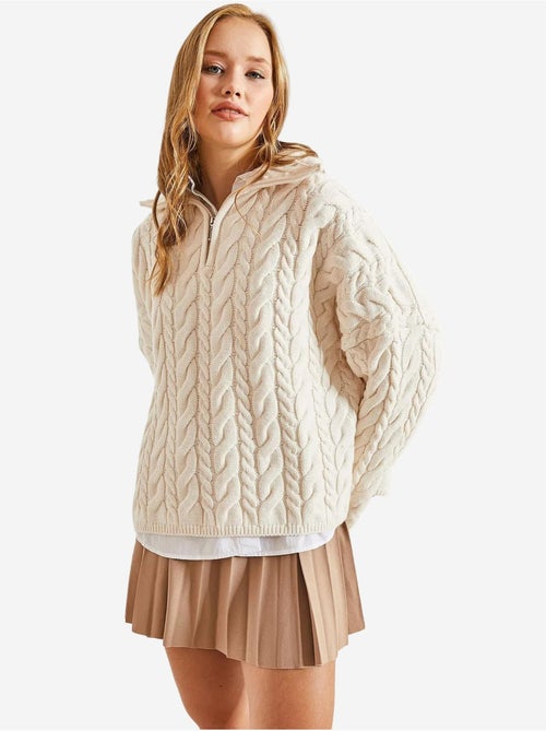 Suéter de punto estampado con cuello alto y cremallera de bianco lucci - Kiabi Suéter de punto estampado con cuello alto y cremallera de bianco lucci - Kiabi
