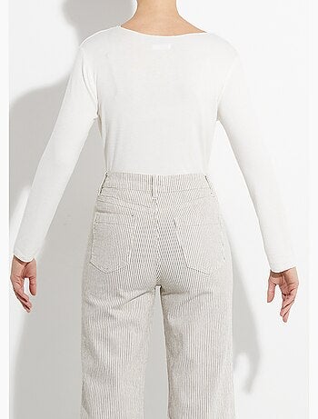 Suéter fino de angora y lana, cuello en pico