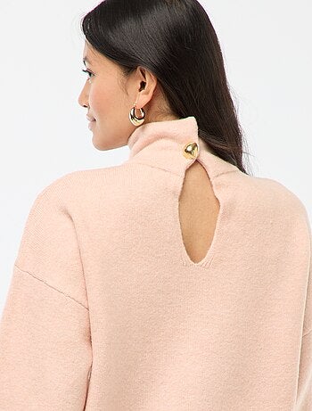 Suéter suave con abertura joya en la espalda