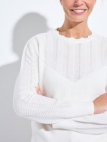 Suéter suave de cuello redondo con mangas largas y abullonadas. - Afibel