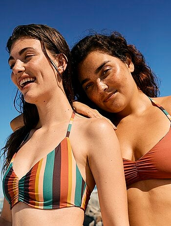 Sujetador de bikini triángulo reversible de rayas vs liso