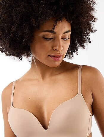 Sujetador de triángulo invisible de microfibra