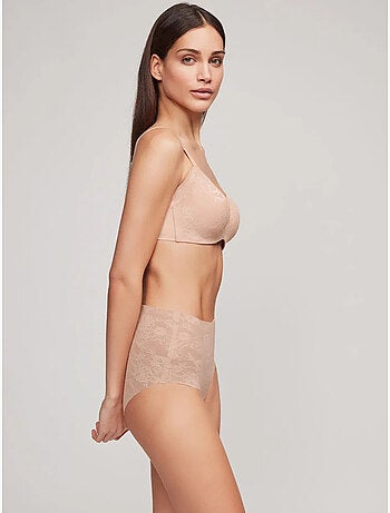 Sujetador reductor de espalda con aro y foam, de encaje