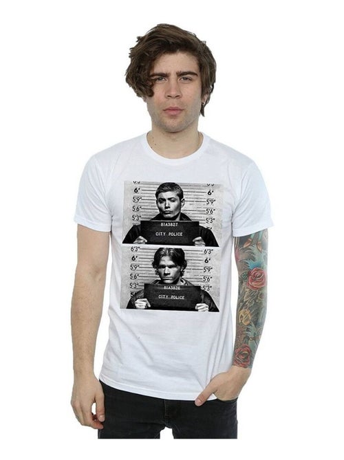 Supernatural - Camiseta Winchester Fotografía para la Ficha Policial de Algodón para Hombre - Kiabi Supernatural - Camiseta Winchester Fotografía para la Ficha Policial de Algodón para Hombre - Kiabi