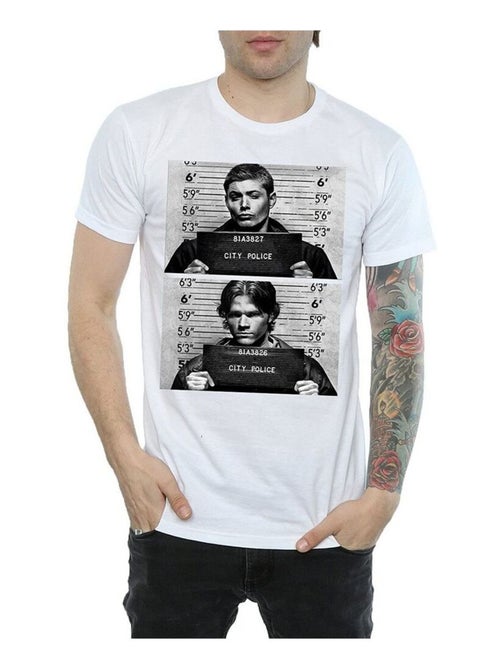 Supernatural - Camiseta Winchester Fotografía para la Ficha Policial de Algodón para Hombre - Kiabi Supernatural - Camiseta Winchester Fotografía para la Ficha Policial de Algodón para Hombre - Kiabi