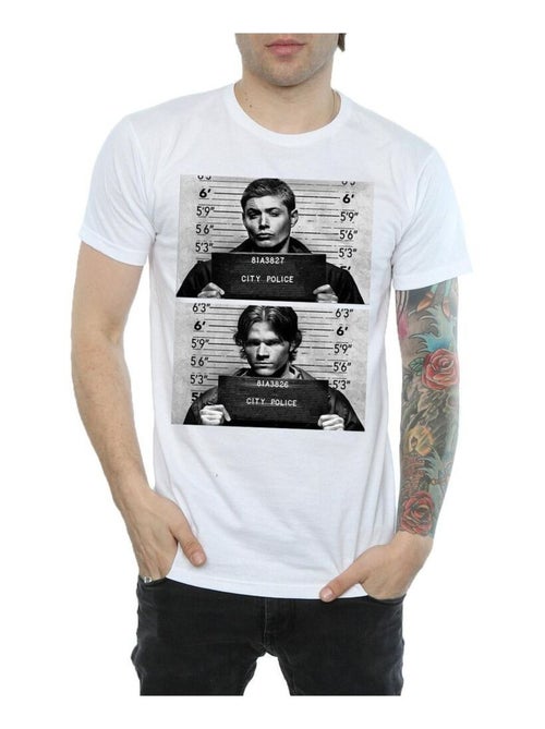 Supernatural - Camiseta Winchester Fotografía para la Ficha Policial de Algodón para Hombre - Kiabi Supernatural - Camiseta Winchester Fotografía para la Ficha Policial de Algodón para Hombre - Kiabi