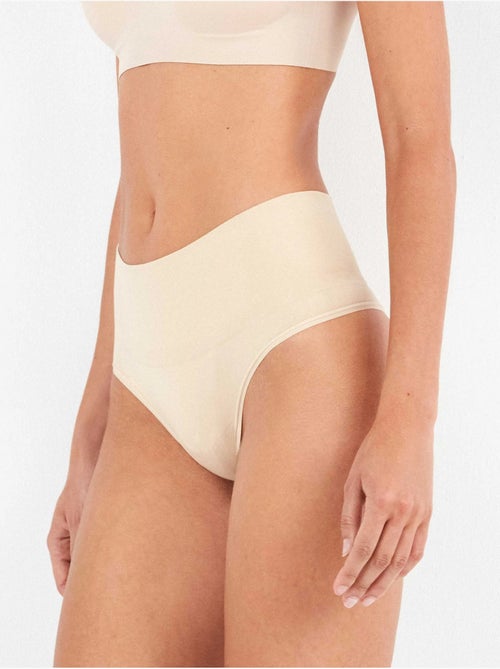 Tanga alto sin costuras con efecto control en cintura - Kiabi Tanga alto sin costuras con efecto control en cintura - Kiabi