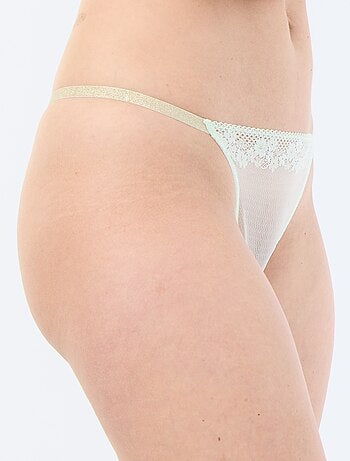 Tanga de encaje con detalles brillantes