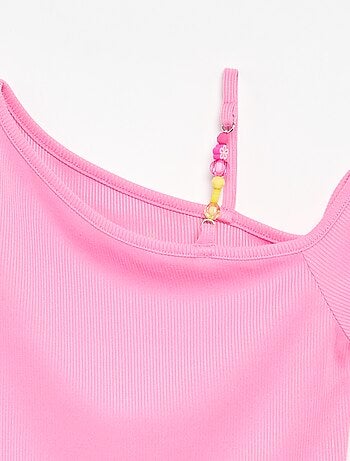 Top acanalado con cuello asimétrico