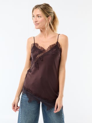 Top asimétrico lencero