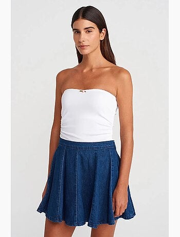 Top bandeau corto sin tirantes con detalle de lazo dilvin