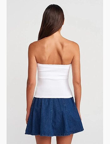 Top bandeau corto sin tirantes con detalle de lazo dilvin