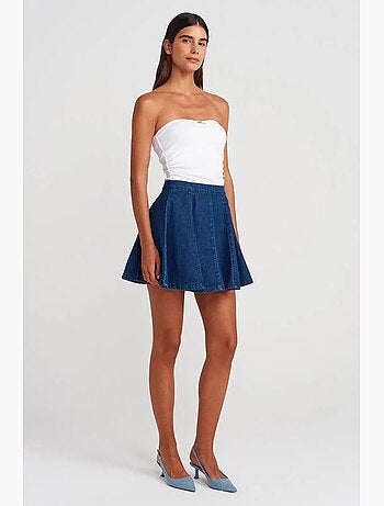 Top bandeau corto sin tirantes con detalle de lazo dilvin