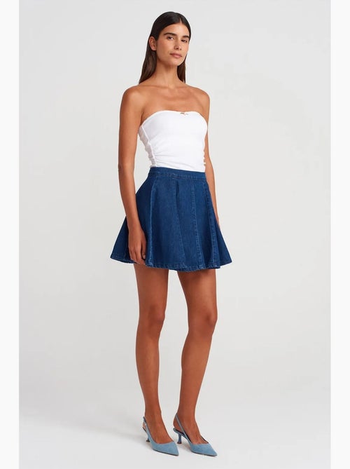 Top bandeau corto sin tirantes con detalle de lazo dilvin - Kiabi Top bandeau corto sin tirantes con detalle de lazo dilvin - Kiabi
