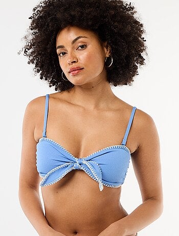 Top bandeau de bikini con pespuntes contrastados