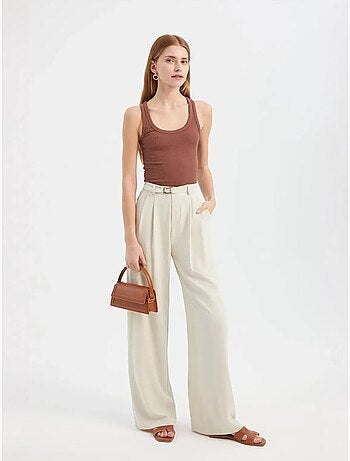 Top básico de tirantes con cuello redondo liso hiccup