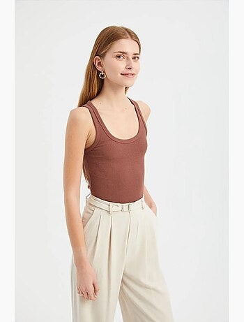 Top básico de tirantes con cuello redondo liso hiccup