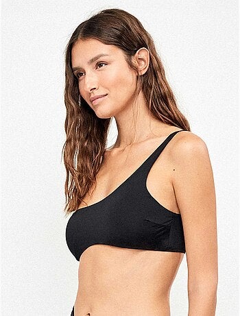 Top bikini asimétrico sin aro y foam extraíble en liso