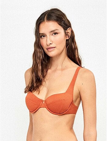 Top bikini balconette con aro en tejido piqué y acabado brillante
