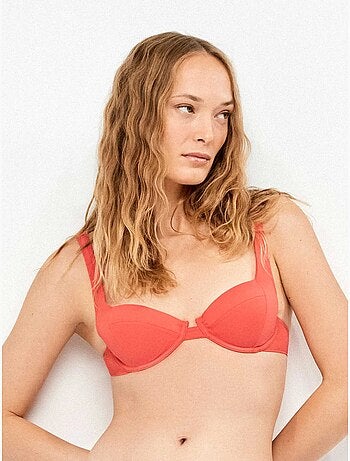 Top bikini balconette con foam extraíble en color rojo