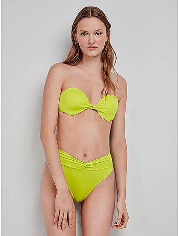 Top bikini bandeau desmontable, con aro, foam y frunce en escote
