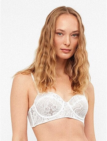Top bikini bandeau desmontable con aro y foam copas de encaje