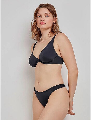 Top bikini capacidad con aro y foam extraíble. Copas c y d