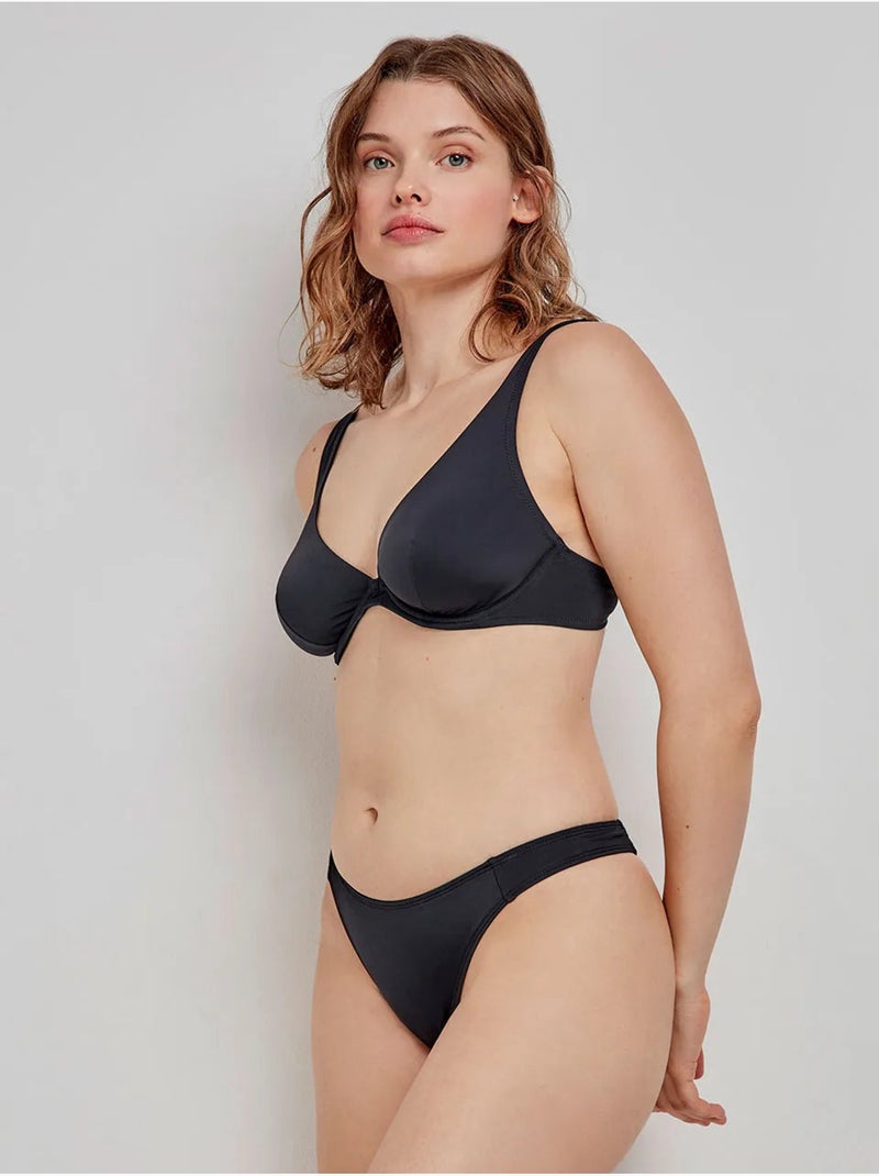 Top bikini capacidad con aro y foam extraíble. Copas c y d Negro - Kiabi