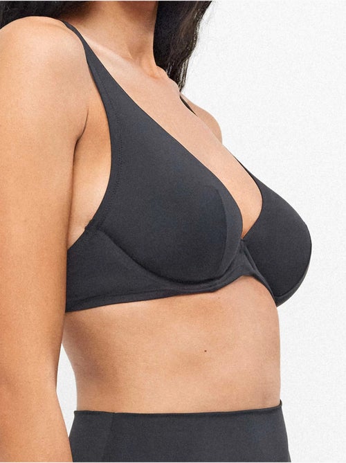 Top bikini capacidad con aro y foam extraible espaldilla ajustable - Kiabi Top bikini capacidad con aro y foam extraible espaldilla ajustable - Kiabi